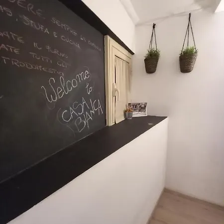 Casa Piccola Bianca In Centro *